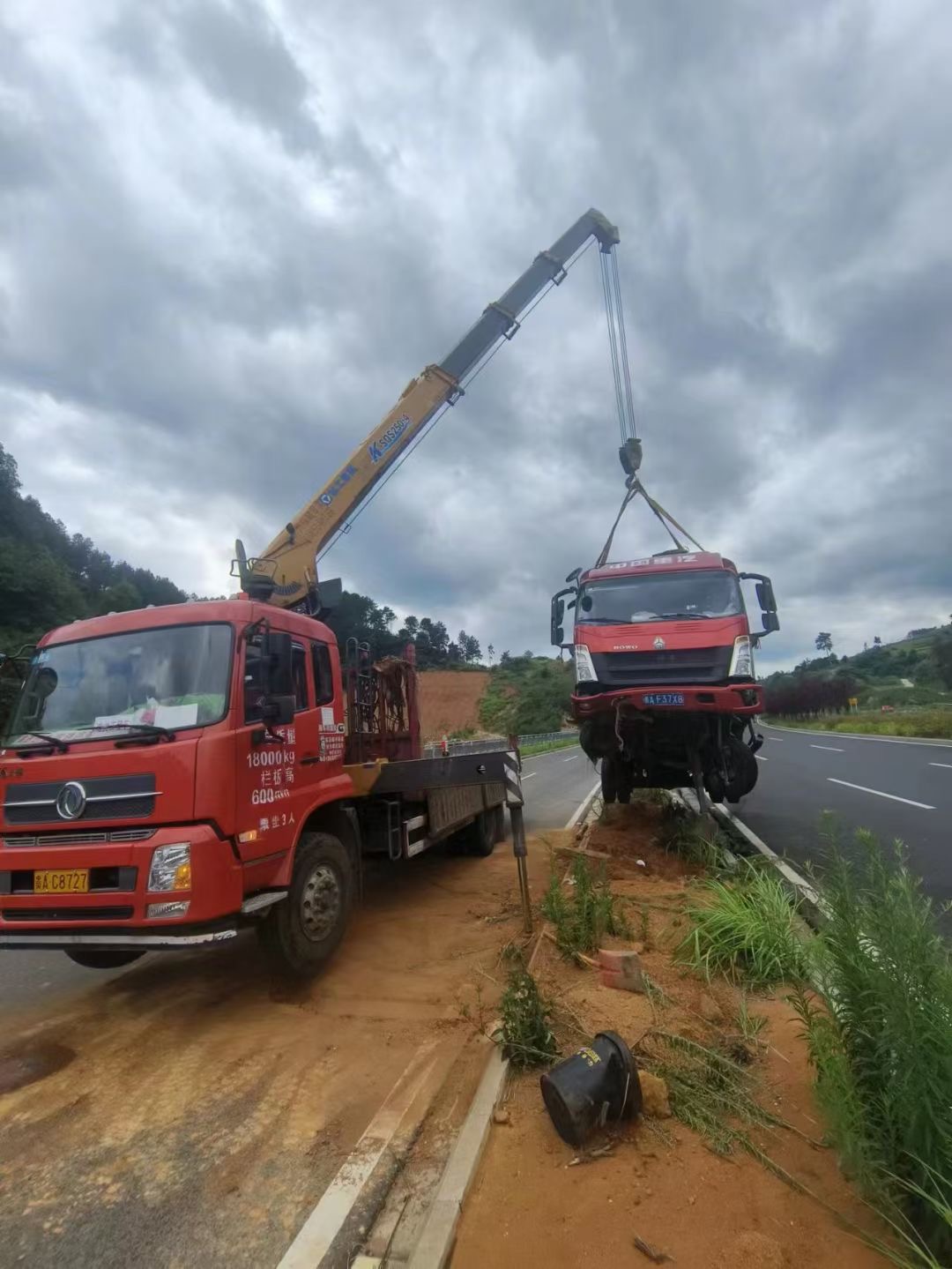 柯城区吊车出租公司在日常生活中对吊车要怎样检查