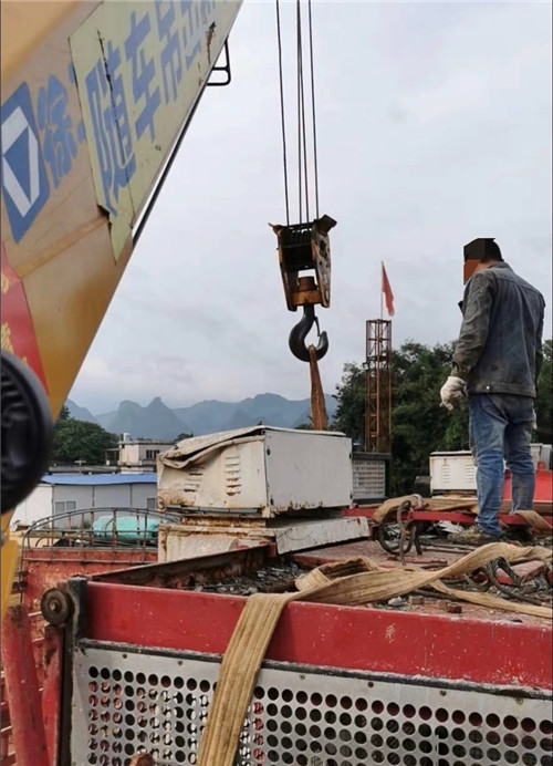 柯城区大件吊装搬运设备常用的施工手势信号解答