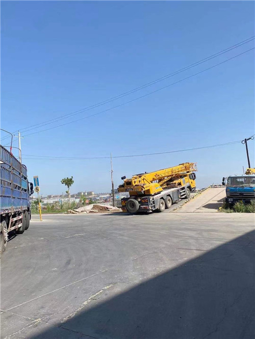 柯城区25吨吊车的租赁价格大概是多少？