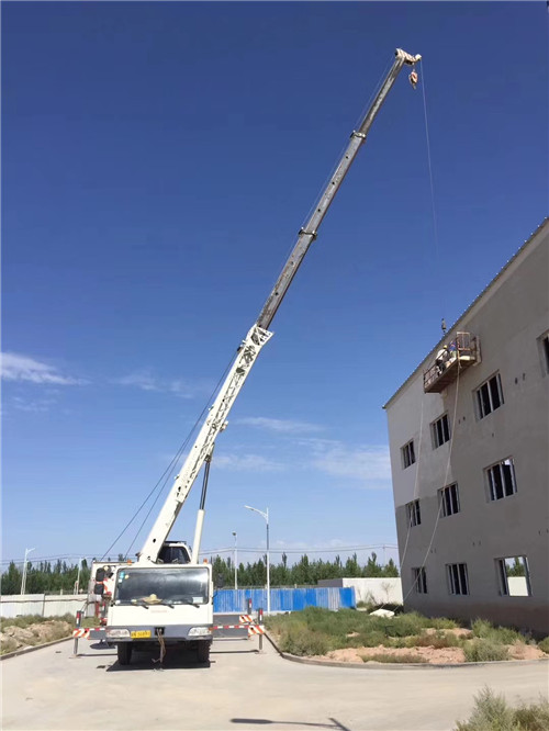柯城区“轻装强干”—— 吊车的 “轻量化臂架” 技术