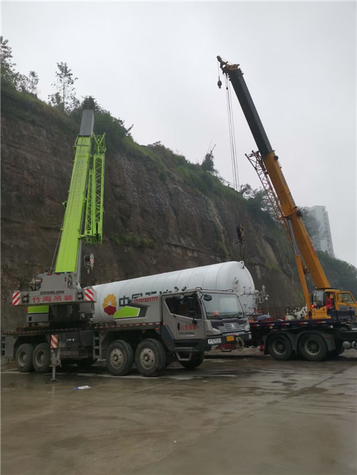 柯城区“不怕风雨冻”—— 吊车的 “恶劣环境适应” 技术